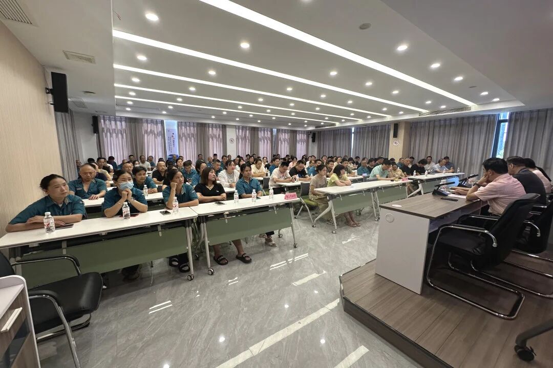 Changshu полиэстері кәсіподақтың үшінші және төртінші өкілдері мен өкілдіктерінің өкілетті және өкілдіктерін өткізді
